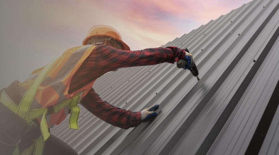 Expert Emergency Roof Repairs services in Nadeau, MI